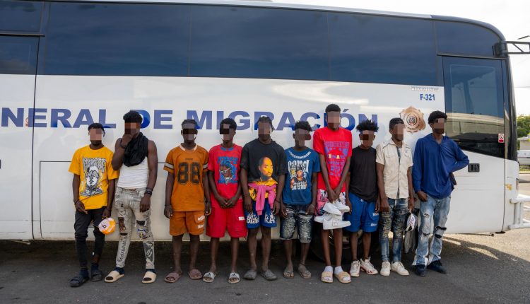 Indocumentados durante operativos de Migración.