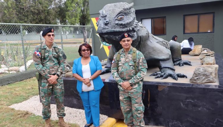 Recorrido del comandante del Ejército por la frontera.