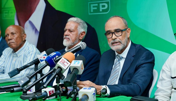 Dirigentes de Fuerza del Pueblo.