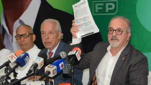 Dirigentes de Fuerza del Pueblo hablan sobre SeNaSa.