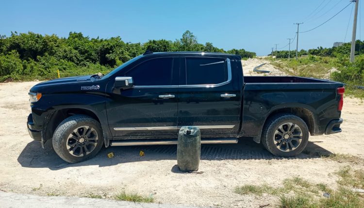 Camioneta en que viajaban los delincuentes robaron en joyería