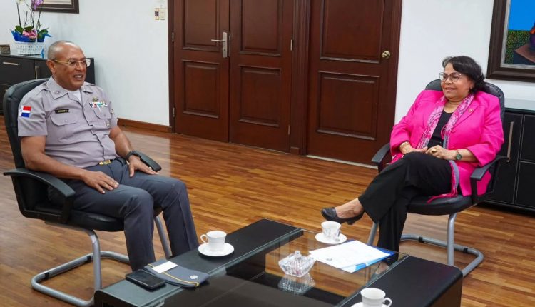 mayor general Ramón Antonio Guzmán Peralta y Emma Polanco