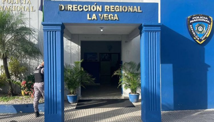 Local de Policía en La Vega.