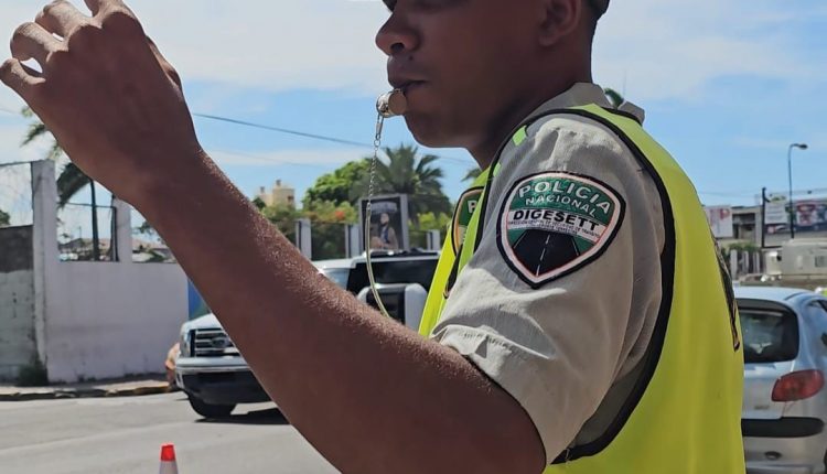 Agente de la Digesett.