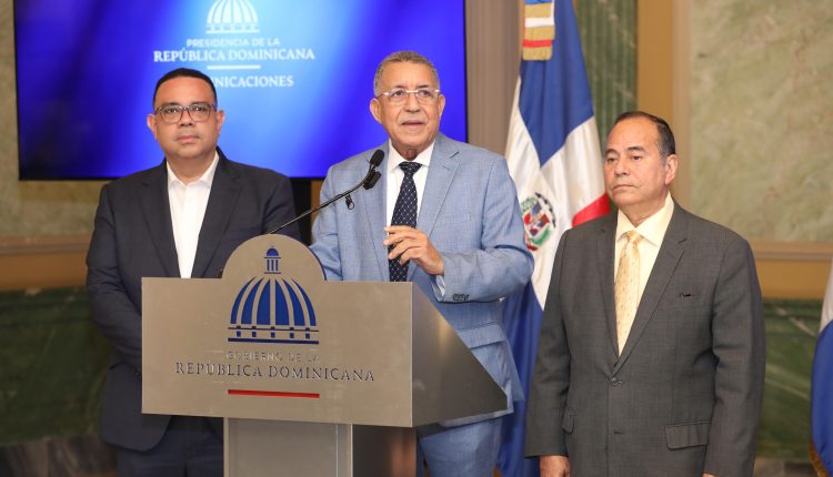 Abel Guzmán, Félix Reyna y Alberto Caminero.