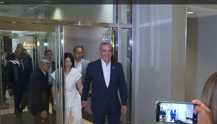 Abinader a su llegada a Nueva York.