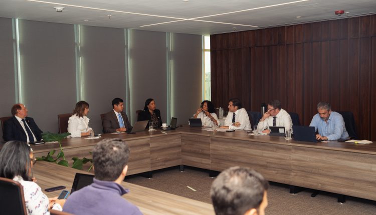 Reunión de la misión del FMI y la Asociación de Bancos.