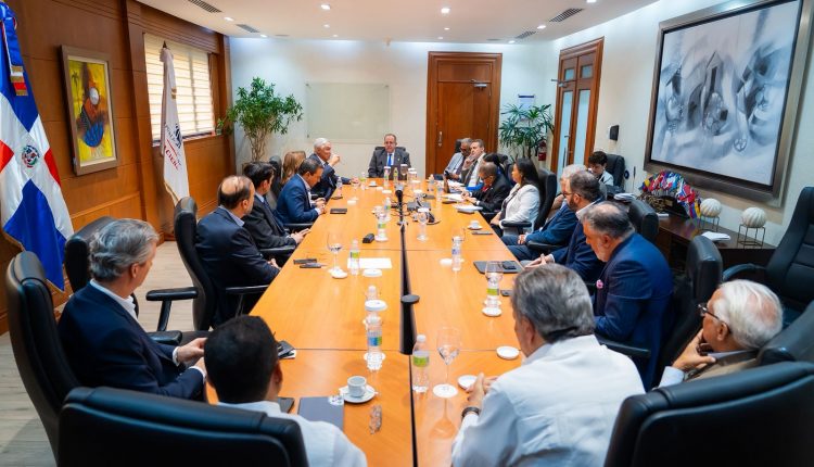 Reunión de Magín Díaz con sectores productivos.