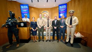 Autoridades de DNCD y embajada de Estados Unidos.