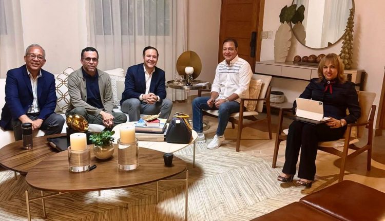 Comisión del PLD reunida con Abel Martínez.