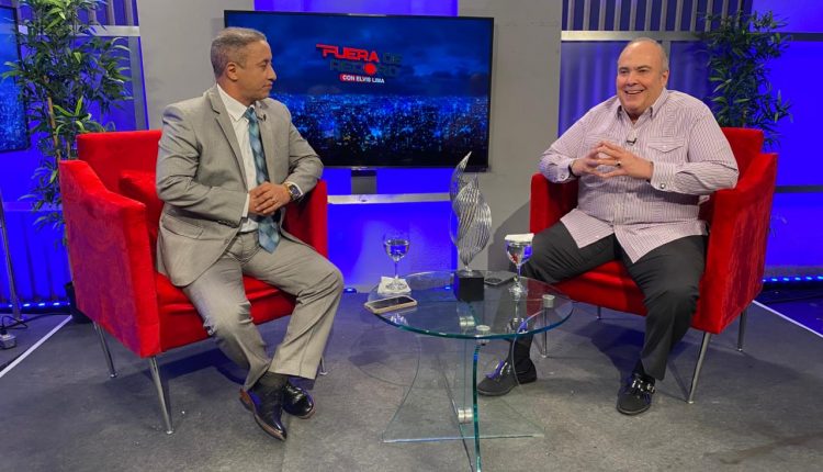 Elvis Lima entrevista a Charlie Mariotti.