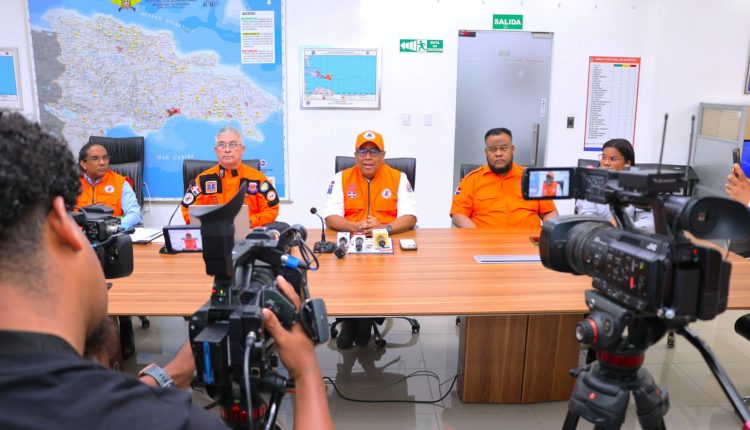 Defensa Civil reúne equipos provinciales.