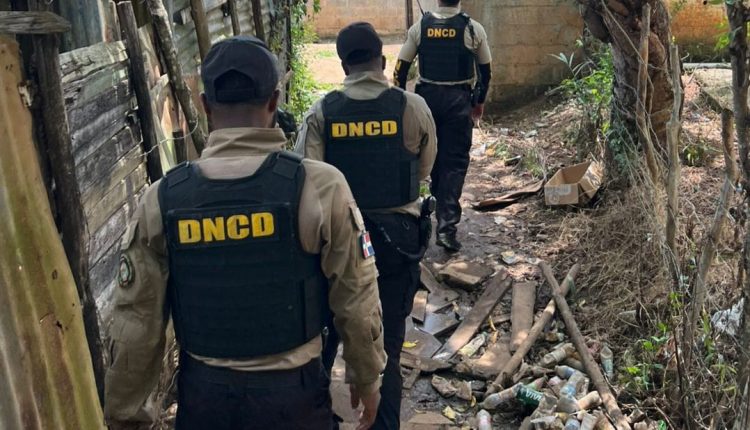 Operativo de la DNCD en Azua.