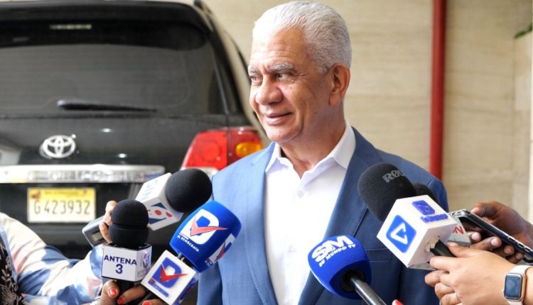 Ricardo de los Santos, presidente del Senado.