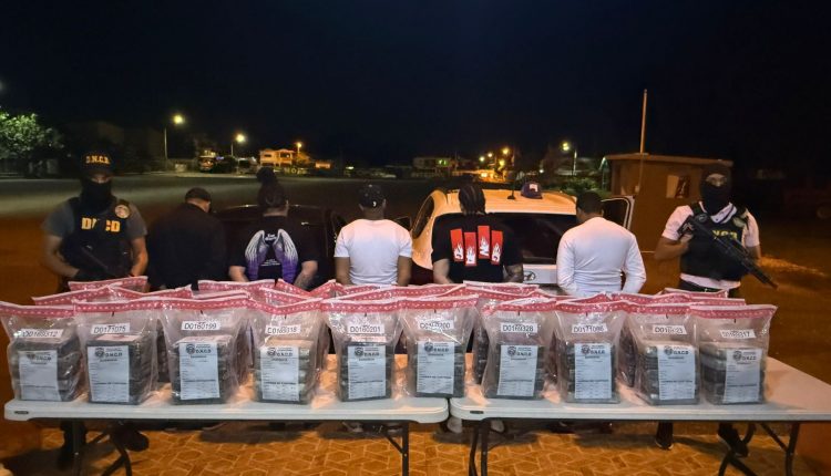 Detenidos por la DNCD tras operativo.