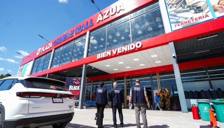 Plaza intervenida en Azua.