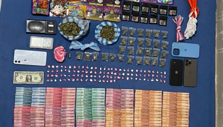 Droga y dinero incautados en operativo en San Pedro de Macorís.
