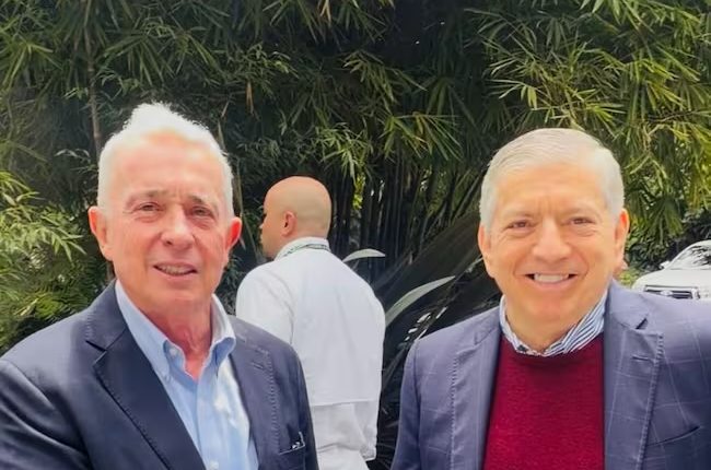 Álvaro Uribe y César Gaviria