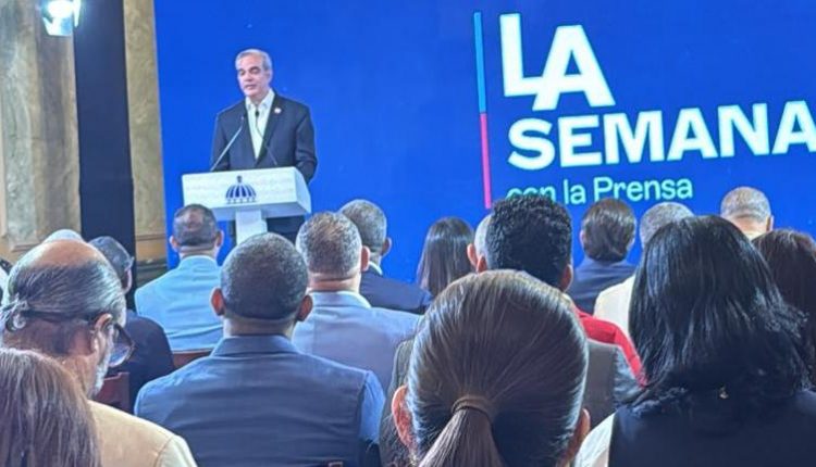 Luis Abinader durante su intervención en LA Semanal.