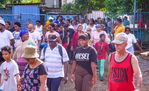 Residentes de Los Frailes se beneficiaron de la feria de Inespre.