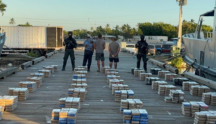 Tres detenidos en operativo de la DNCD.