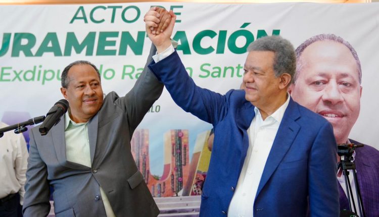 El exdiputado Ramón Santana y Leonel Fernández.