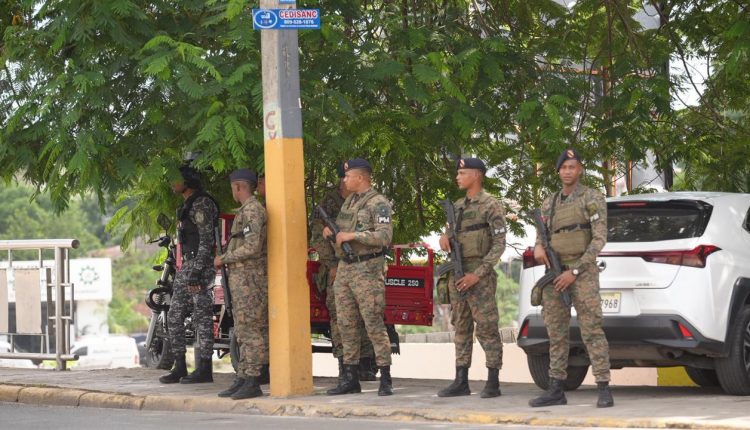 Operativo militar en San Cristóbal.