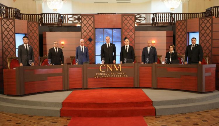 Luis Abinader y demás miembros del Consejo de la Magistratura.