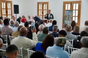Leonel Fernández habla en actividad en Ocoa.