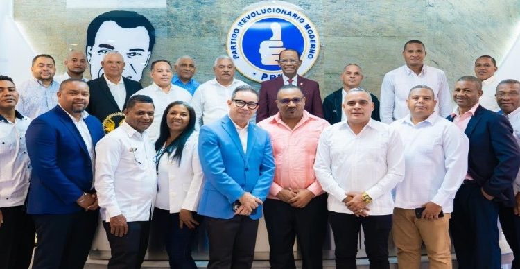 Alcaldes y directores municipales que participaron en la jornada Diputados por un día.