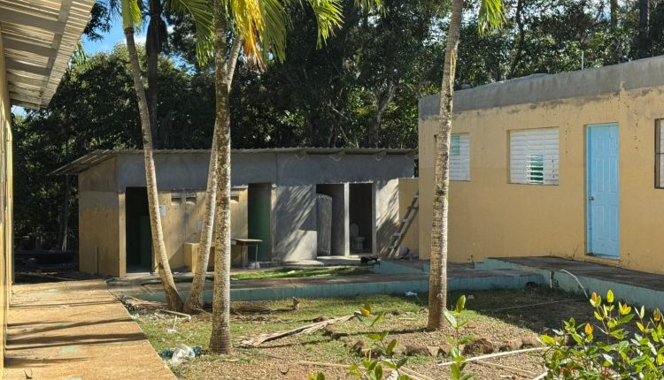 Situación de escuela en Monción.