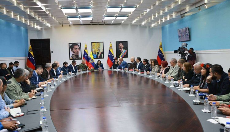 Reunión de Delcy Rodríguez con el gabinete.