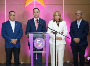 Pujols, Robert de la Cruz, Margarita Pimentel y Rubén Bichara.