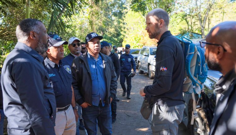 Miembros del FBI se integran a rastreo de niña de Puerto Plata.