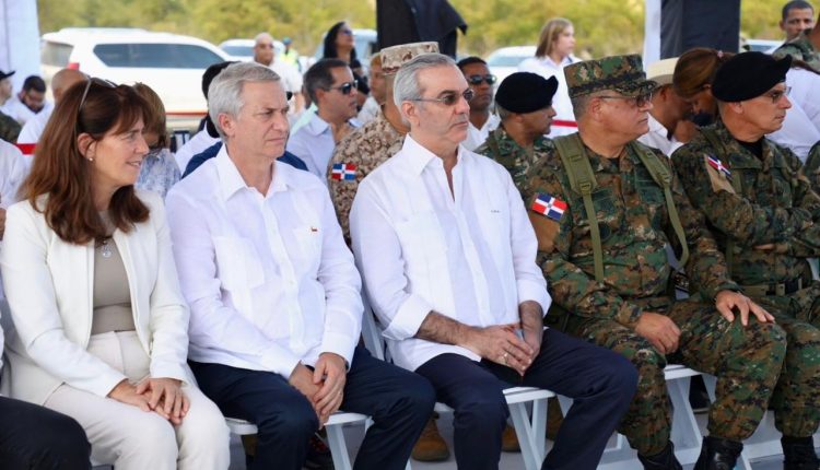 José Antonio Kast junto a Luis Abinader en recorrido por la frontera.