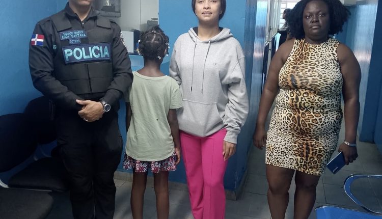 Niña presentada por la Policía.