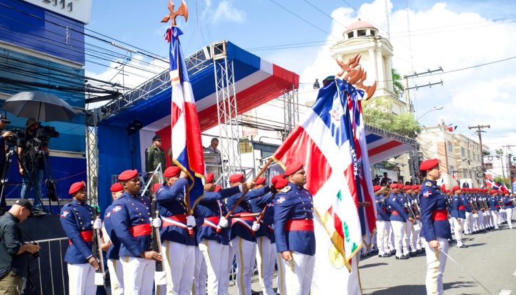 Desfile militar por motivo del Día de Duarte.
