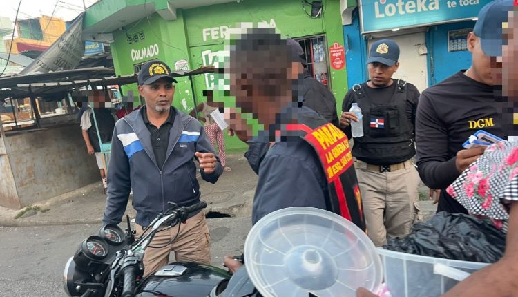 Detenidos por Migración.