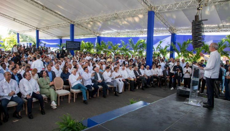 Abinader habla al inaugurar el Metro de Los Alcarrizos.