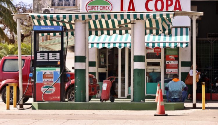 Así lucen las estaciones de combustible en Cuba.