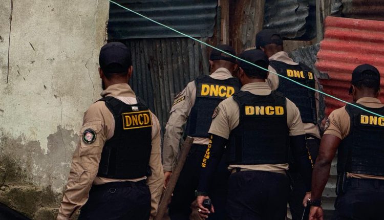 Operativo de la DNCD en el ensanche Luperón.