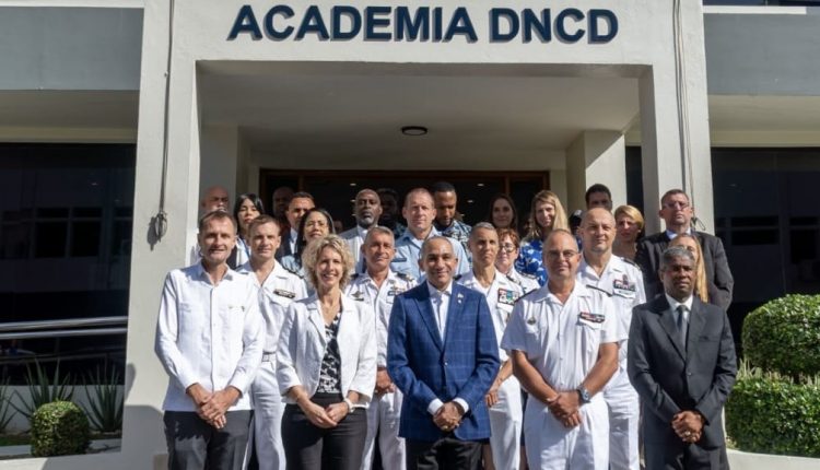 Participantes en la capacitación auspiciada por Francia contra el narcotráfico.