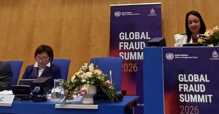 Faride Raful habla en foro contra fraude.