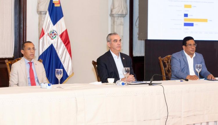 Abinader durante lanzamiento de plataforma Infopago.