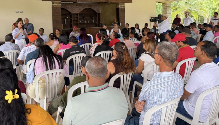 Abel Martinez encabezó encuentro en Moca.