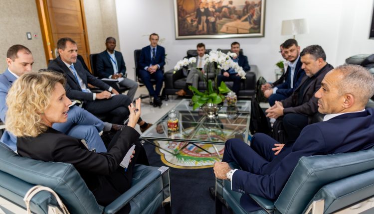 Representantes de RD y de Francia se unen contra las drogas.