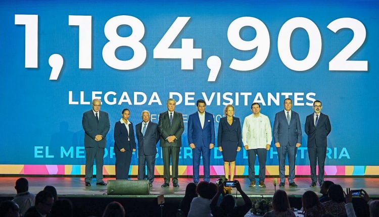 David Collado ofrece cifras de febrero en llegada de turistas.