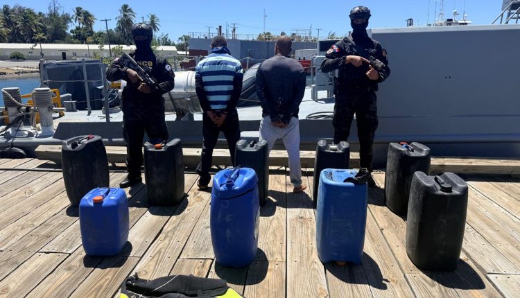 Dos detenidos con cocaína en Baní.