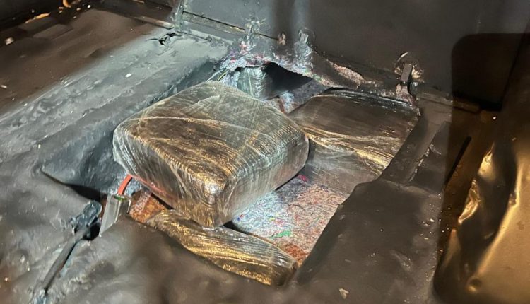 Droga ocupada a raso del Ejército.