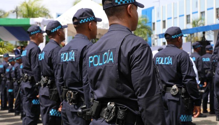 Agentes serán dotados de nuevos uniformes.